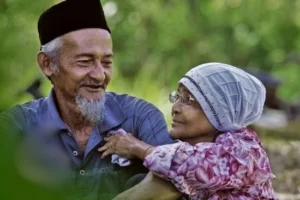 BANTUAN WARGA EMAS